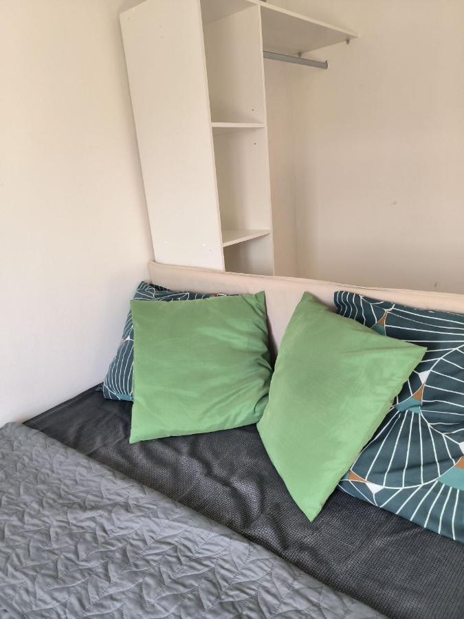 3 Hebergements - Au 1Er Etage 1 Appartement 2 Pieces Et Au 2Eme Etage Un Logement De 2 Chambres Louees Separement Avec Coin Cuisine Et Toilettes A Partager- Dans Pavillon Au Pied Du Rer B A 5 Minutes De Paris Et 30 Mn Stade De France Cachan Εξωτερικό φωτογραφία