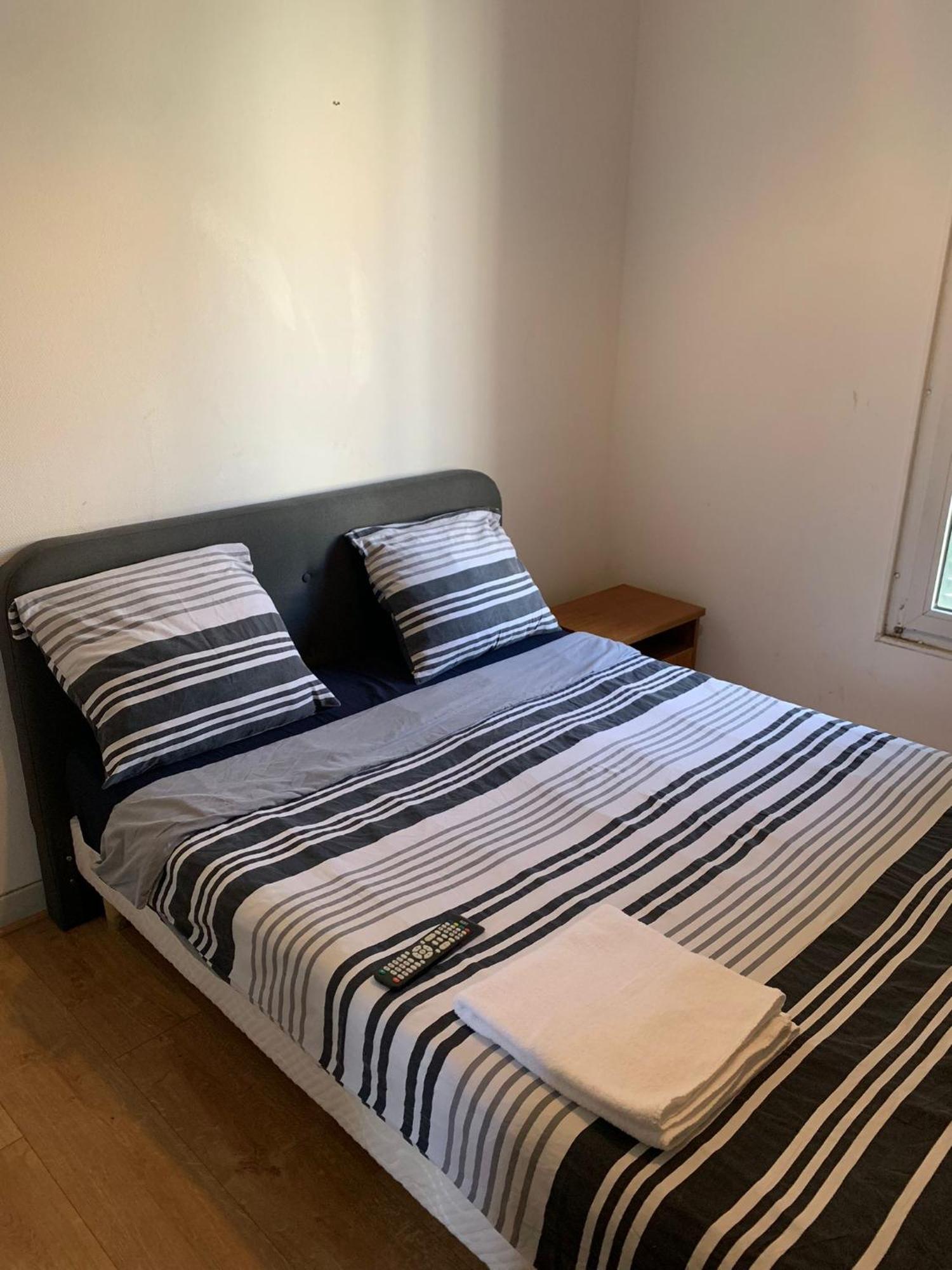 3 Hebergements - Au 1Er Etage 1 Appartement 2 Pieces Et Au 2Eme Etage Un Logement De 2 Chambres Louees Separement Avec Coin Cuisine Et Toilettes A Partager- Dans Pavillon Au Pied Du Rer B A 5 Minutes De Paris Et 30 Mn Stade De France Cachan Εξωτερικό φωτογραφία