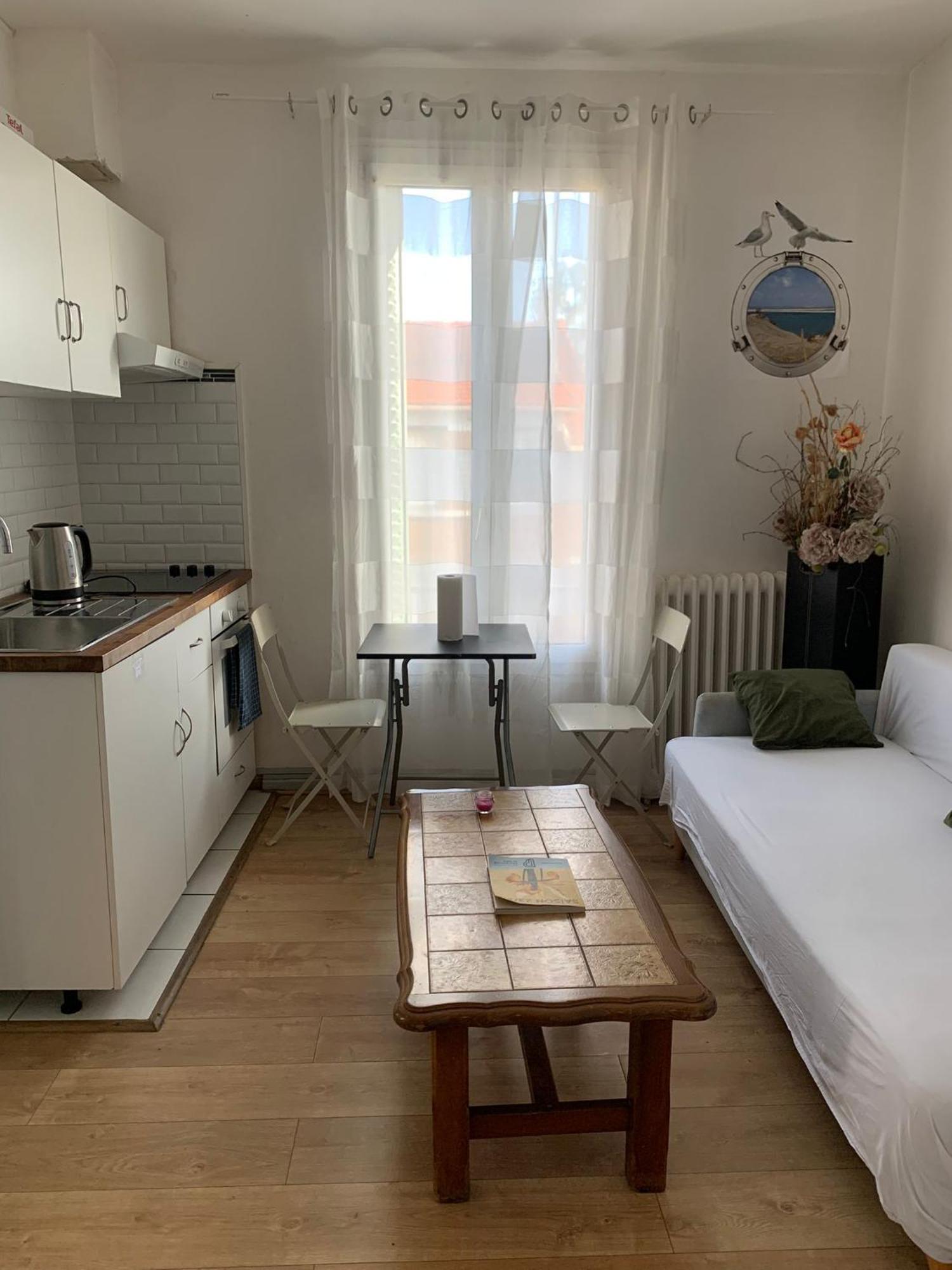 3 Hebergements - Au 1Er Etage 1 Appartement 2 Pieces Et Au 2Eme Etage Un Logement De 2 Chambres Louees Separement Avec Coin Cuisine Et Toilettes A Partager- Dans Pavillon Au Pied Du Rer B A 5 Minutes De Paris Et 30 Mn Stade De France Cachan Εξωτερικό φωτογραφία