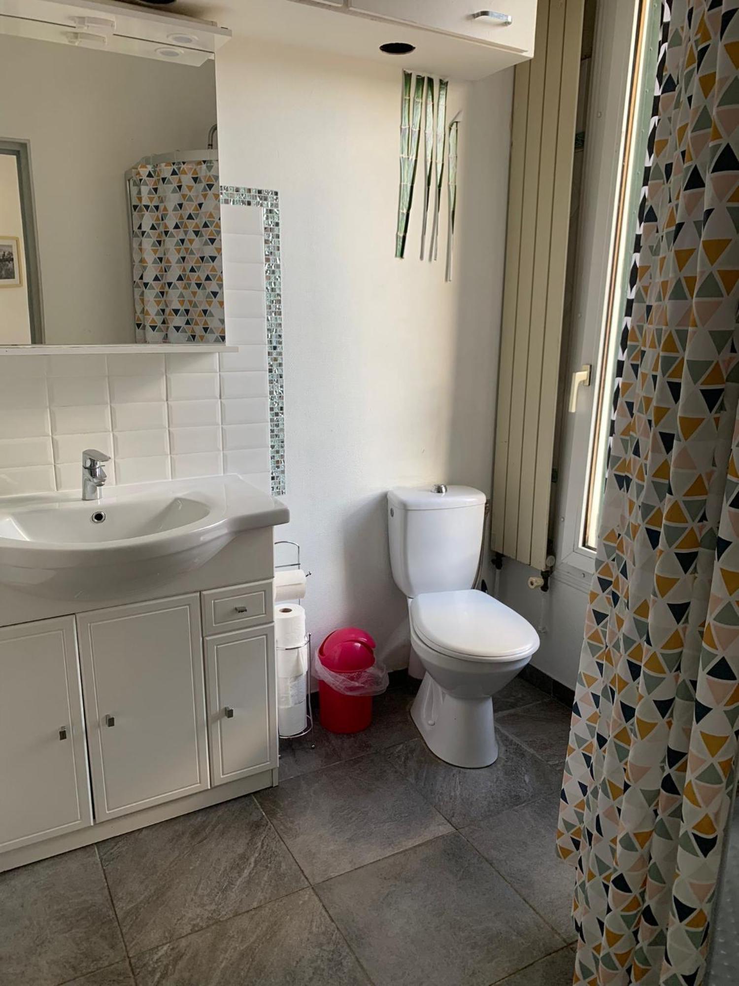 3 Hebergements - Au 1Er Etage 1 Appartement 2 Pieces Et Au 2Eme Etage Un Logement De 2 Chambres Louees Separement Avec Coin Cuisine Et Toilettes A Partager- Dans Pavillon Au Pied Du Rer B A 5 Minutes De Paris Et 30 Mn Stade De France Cachan Εξωτερικό φωτογραφία
