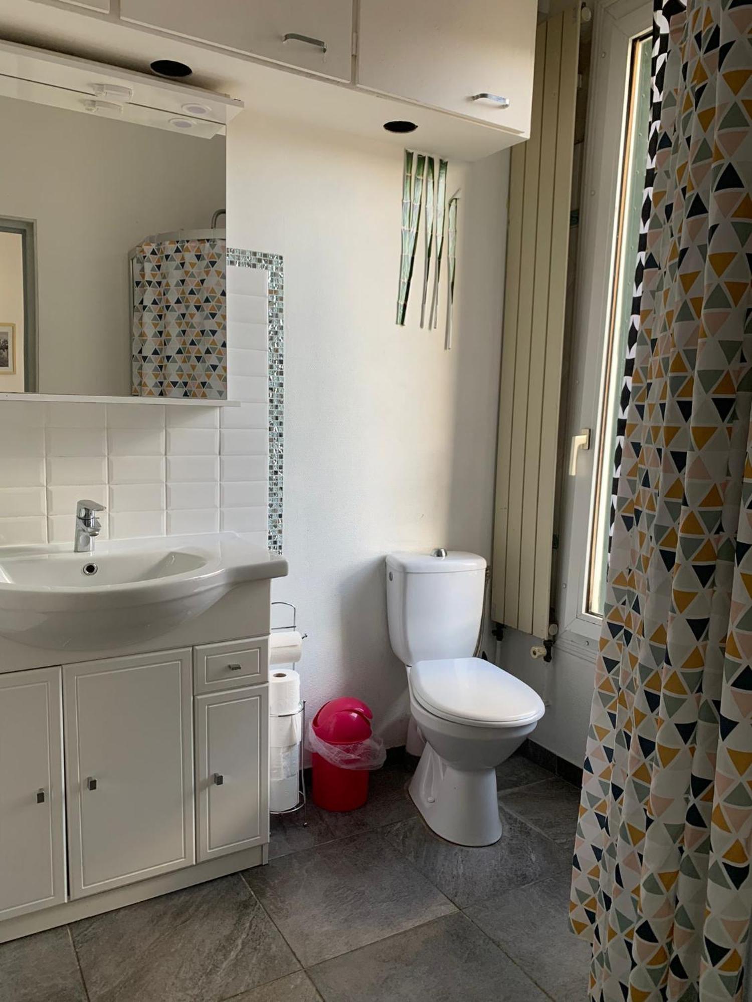 3 Hebergements - Au 1Er Etage 1 Appartement 2 Pieces Et Au 2Eme Etage Un Logement De 2 Chambres Louees Separement Avec Coin Cuisine Et Toilettes A Partager- Dans Pavillon Au Pied Du Rer B A 5 Minutes De Paris Et 30 Mn Stade De France Cachan Εξωτερικό φωτογραφία