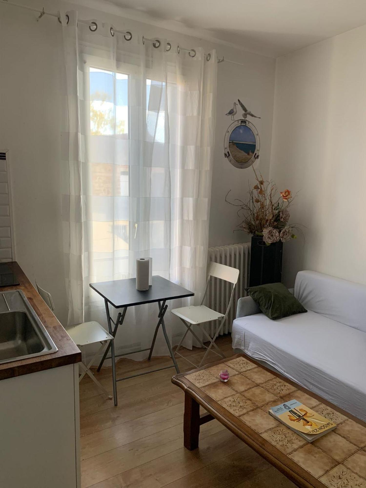 3 Hebergements - Au 1Er Etage 1 Appartement 2 Pieces Et Au 2Eme Etage Un Logement De 2 Chambres Louees Separement Avec Coin Cuisine Et Toilettes A Partager- Dans Pavillon Au Pied Du Rer B A 5 Minutes De Paris Et 30 Mn Stade De France Cachan Εξωτερικό φωτογραφία